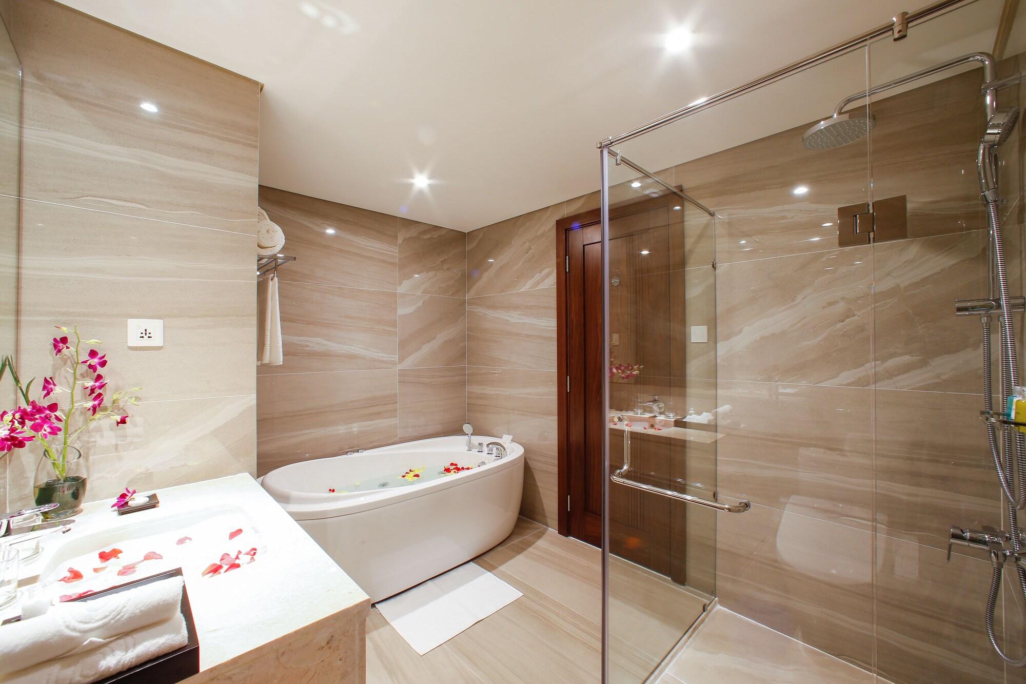 Отель Orchids Saigon 4*