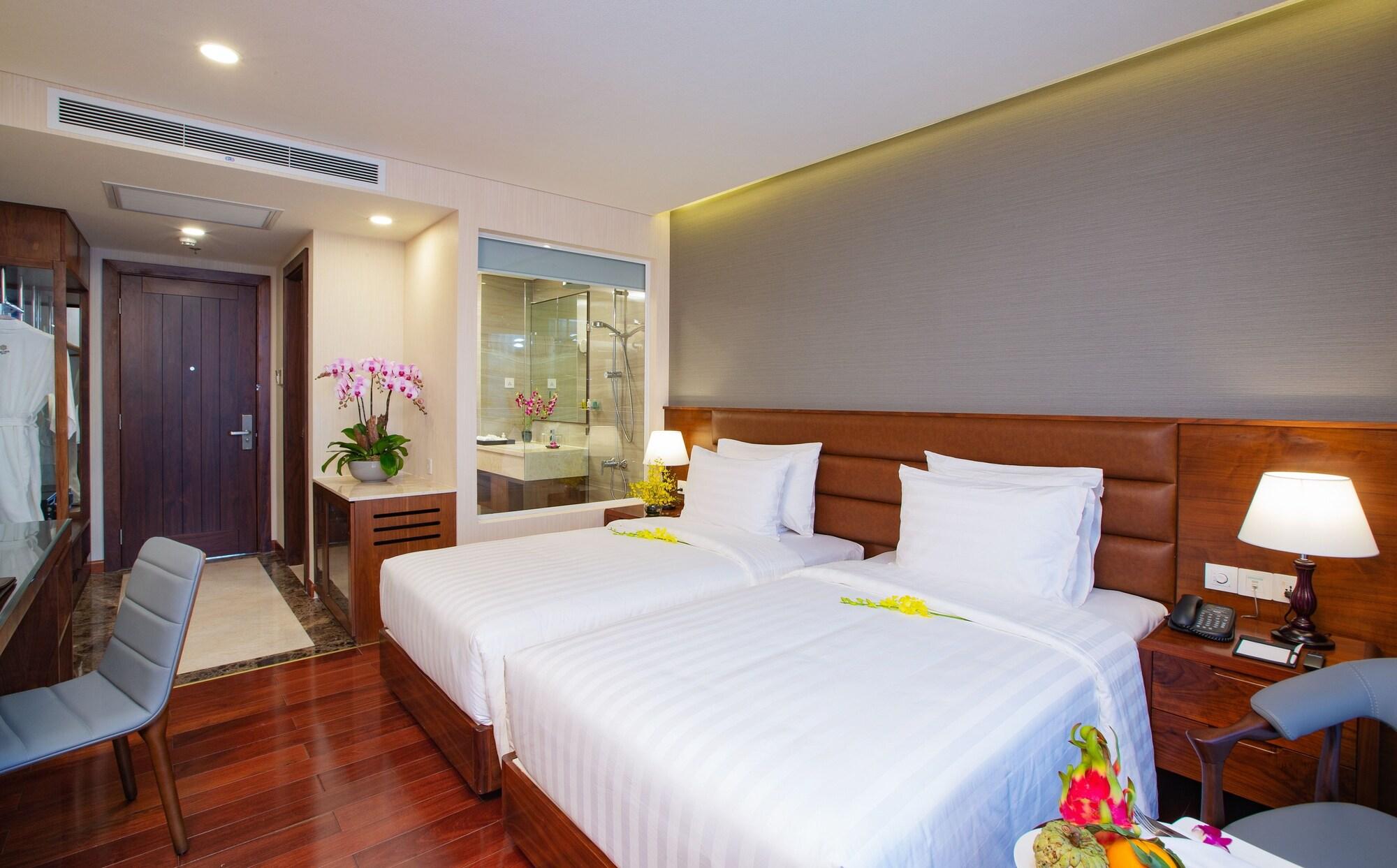 Orchids Saigon Хошимин